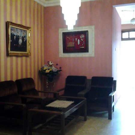 Villa And Resto Basanova 巴图 外观 照片