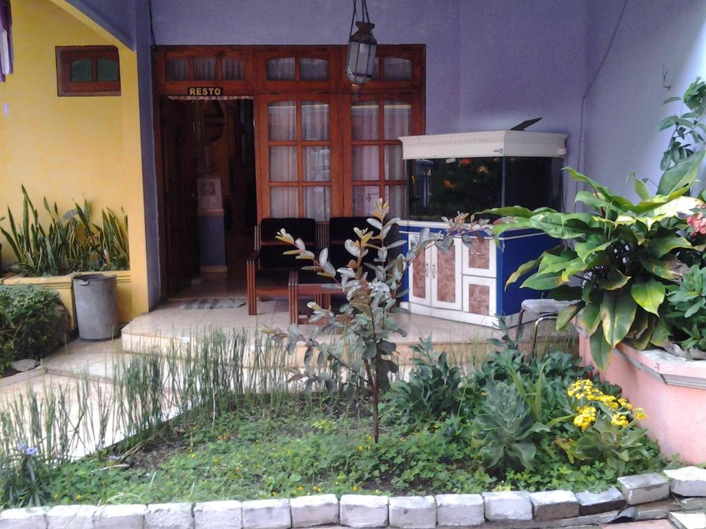 Villa And Resto Basanova 巴图 外观 照片
