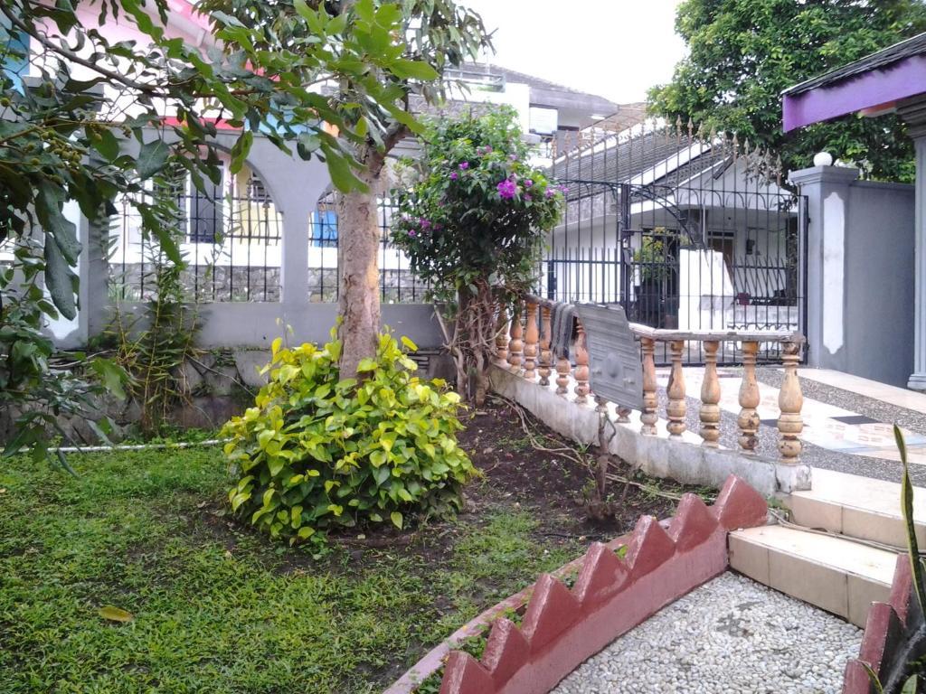 Villa And Resto Basanova 巴图 外观 照片
