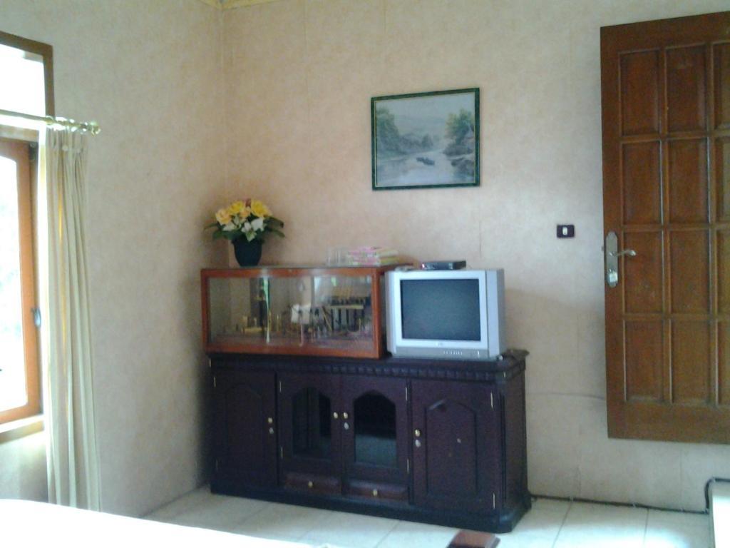 Villa And Resto Basanova 巴图 外观 照片