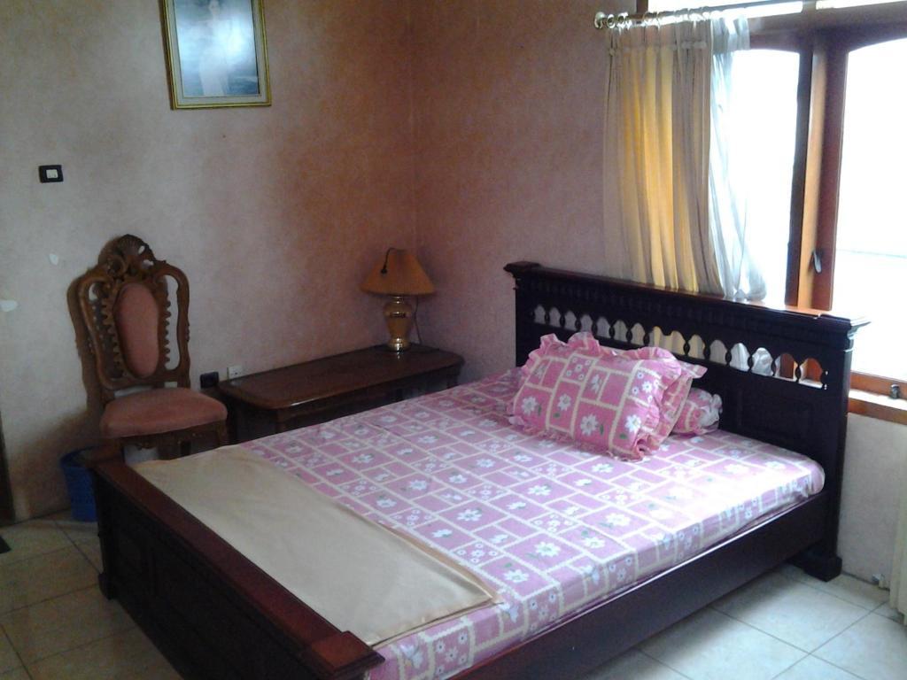 Villa And Resto Basanova 巴图 外观 照片