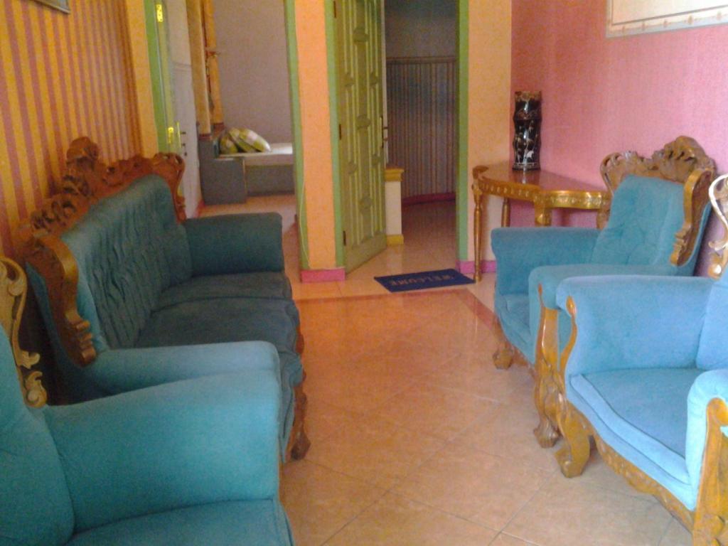 Villa And Resto Basanova 巴图 外观 照片